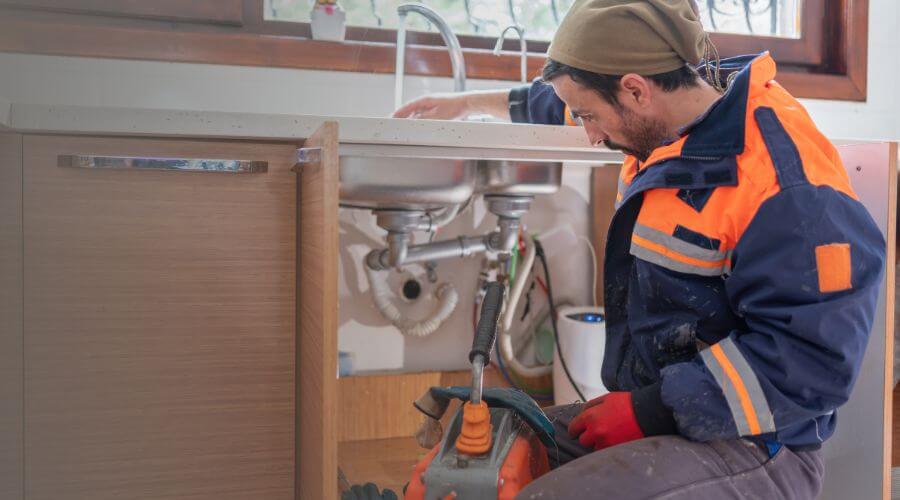 Expert burst pipe repair services in Montgomery City, MO